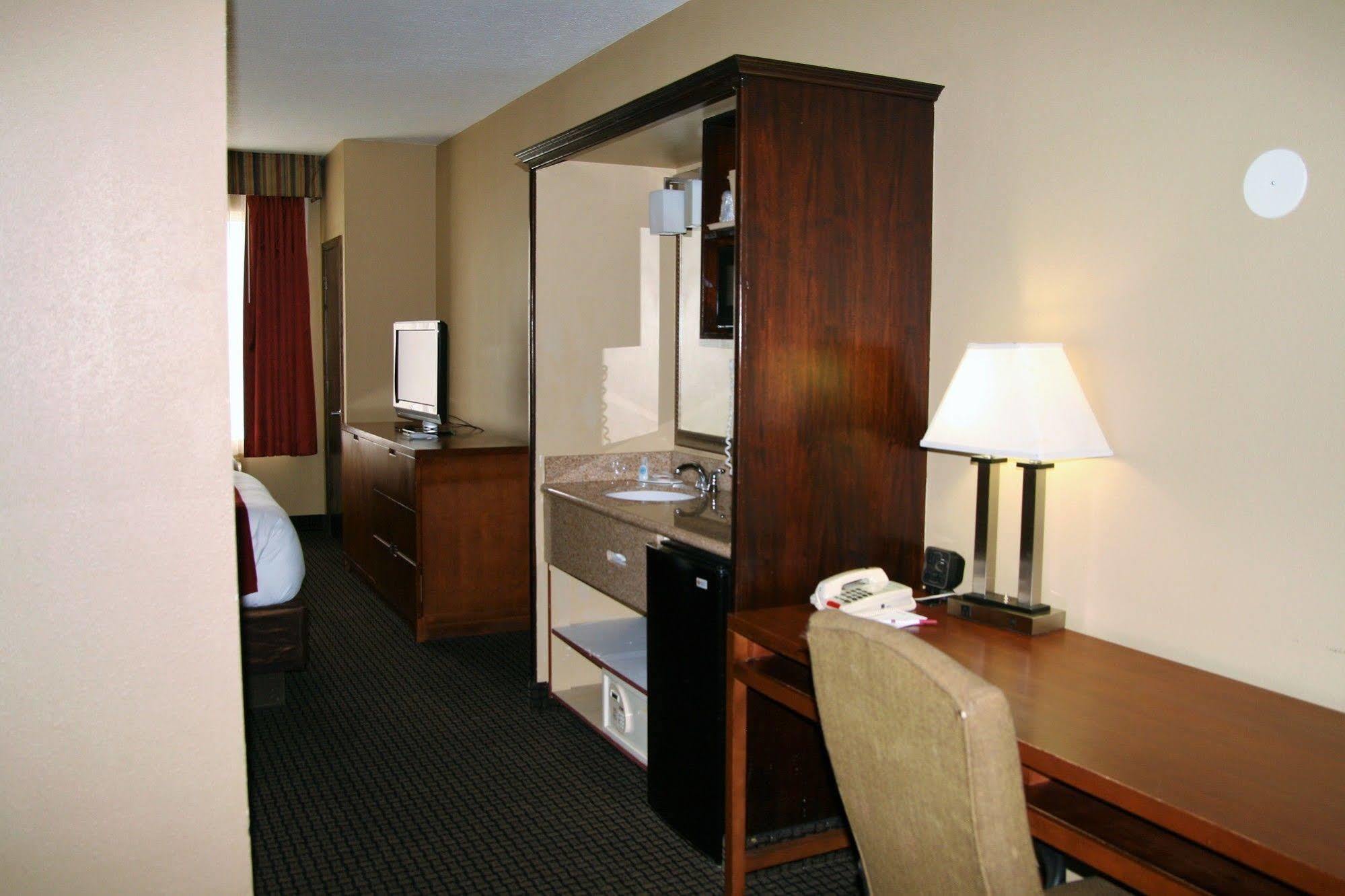 Baymont By Wyndham Colorado Springs Otel Dış mekan fotoğraf